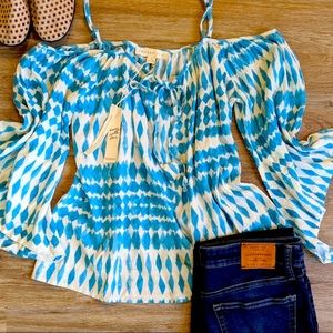 LoveStitch Top Watercolor Cold Shoulder Size Small NWT